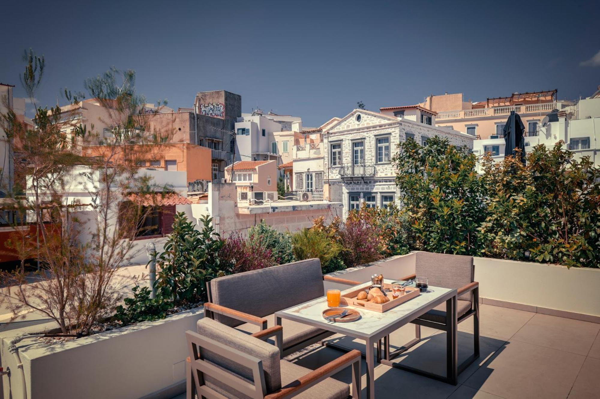 Ninemian Suites Syros Hermópolis Exterior foto